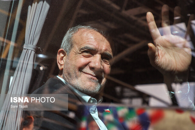 دیپلماسی | رئیس جمهور «عهد رئیس جمهور»، «گلایه آملی لاریجانی» و «دیپلماسی اجبار»