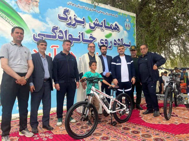 خوزستان | ورزش برگزاری همایش پیاده روی خانوادگی «طرح ملی ورزش در آبادی» در خوزستان